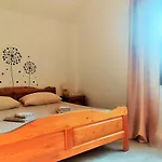 Sara 公寓 *